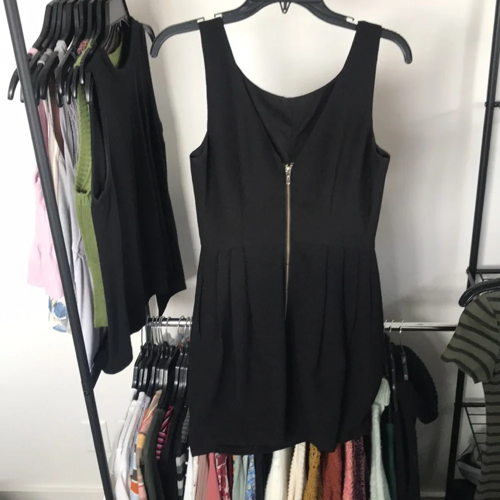 Dress - Picture 2 of 6